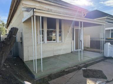 House For Sale - SA - Port Pirie - 5540 - Renovate, Restore or Redevelop  (Image 2)