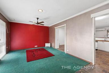 House For Sale - WA - Padbury - 6025 - Rewarding From Every Angle!  (Image 2)