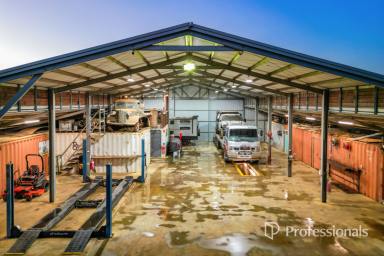 Lifestyle For Sale - WA - Boyup Brook - 6244 - Best of Both Worlds!  (Image 2)