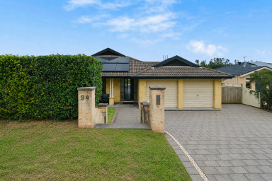 House For Sale - NSW - Raymond Terrace - 2324 - THE ULTIMATE ENTERTAINER!  (Image 2)