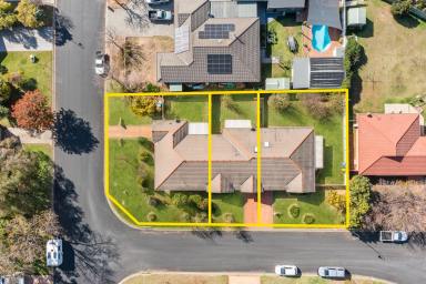 Block of Units For Sale - NSW - Mudgee - 2850 - PRIME INVESTMENT OPPORTUNITY IN BLUE CHIP LOCATION (Image 2)