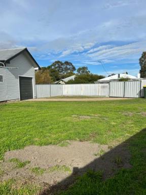 House For Lease - NSW - Tamworth - 2340 - Family Home in Convenient Sth Tamworth (Image 2)