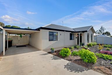 House For Sale - VIC - Merbein - 3505 - Easy Living in the Heart of Merbein  (Image 2)