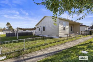 House For Sale - VIC - Stawell - 3380 - Perfect First Home or Investment Option  (Image 2)