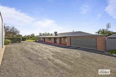 House For Sale - VIC - Deep Lead - 3385 - Beautiful Lifestyle Acres Only Minutes From Town  (Image 2)