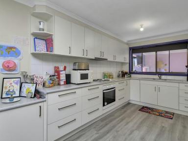 Unit For Sale - VIC - Bairnsdale - 3875 - A SPACIOUS SURPRISE IN A CONVIENIENT LOCATION  (Image 2)