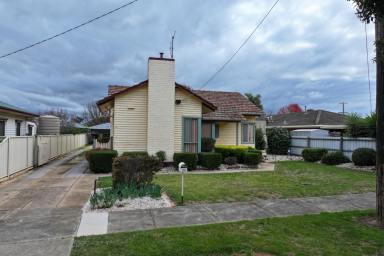 House For Sale - VIC - Rochester - 3561 - AFFORDABLE OPPORTUNITY ON A GENEROUS 780m² ALLOTMENT  (Image 2)