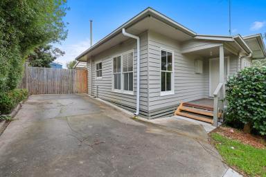 House For Sale - VIC - Warragul - 3820 - Solid Start and Smart Investment (Image 2)