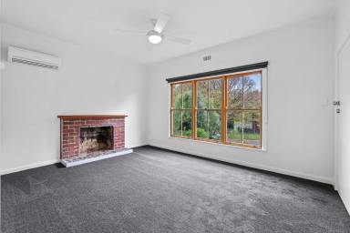 House For Sale - VIC - Warragul - 3820 - Solid Start and Smart Investment (Image 2)