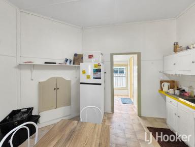 House For Lease - NSW - Inverell - 2360 - Central 2-Bedroom Home  (Image 2)