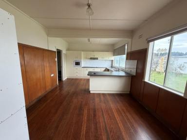 House For Lease - NSW - South Grafton - 2460 - Spacious Family Home with Ample Storage & Large Backyard  (Image 2)