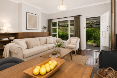 House For Sale - WA - Lesmurdie - 6076 - Mid-Century Charm, Granny Flat and Subdivision Potential on 4,956sqm  (Image 2)