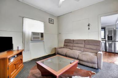 House For Sale - NSW - Dunedoo - 2844 - COUNTRY LIVING MADE EASY  (Image 2)