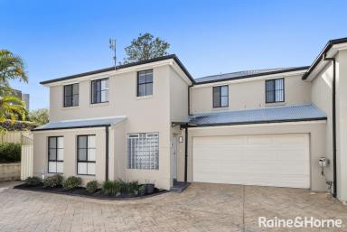 Duplex/Semi-detached For Sale - NSW - Kiama - 2533 - Walk to Beach's, Shops & so much more! Torrens Title with rare lift access! (Image 2)