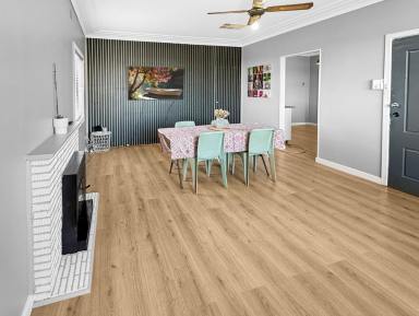 House For Sale - NSW - Narrandera - 2700 - SPACE, COMFORT & EXTRA ACCOMMODATION ON A GENEROUS 1,012m² BLOCK  (Image 2)