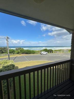 Townhouse For Lease - NSW - Old Bar - 2430 - Beachside Living with Stunning Ocean Views  (Image 2)