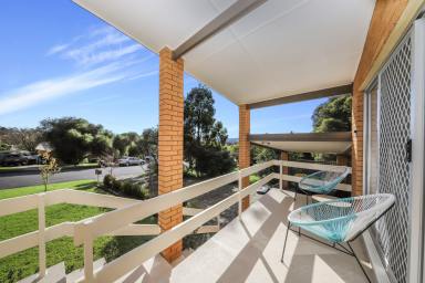 House For Sale - NSW - Tumut - 2720 - Central Location!  (Image 2)