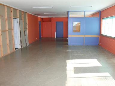 Industrial/Warehouse For Lease - VIC - Bairnsdale - 3875 - FACTORY/STORAGE  (Image 2)