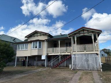 House For Sale - QLD - Depot Hill - 4700 - Spacious Family Living on a Premier Double Block - 113 SOUTH STREET  (Image 2)