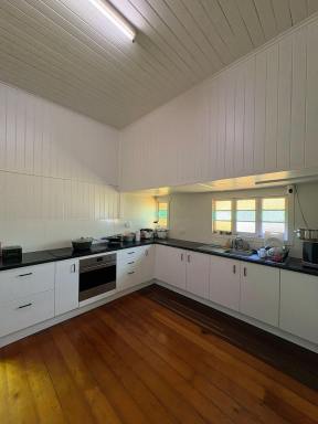 House For Sale - QLD - Depot Hill - 4700 - Spacious Family Living on a Premier Double Block - 113 SOUTH STREET  (Image 2)