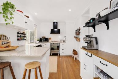 House For Sale - QLD - Macleay Island - 4184 - Charming 3 Bed - Family home -- Walk to Water, Shops & School -- Entertain on Expansive Decks! (Image 2)
