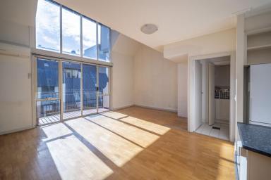 Apartment Sold - VIC - Prahran - 3181 - Private Sale by Owner (Image 2)