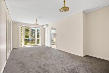 Unit For Lease - VIC - Mentone - 3194 - CHARMING TWO BEDROOM VILLA | GREAT LOCATION | PARTIALLY RENOVATED  (Image 2)
