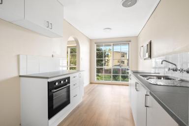 Unit For Lease - VIC - Mentone - 3194 - CHARMING TWO BEDROOM VILLA | GREAT LOCATION | PARTIALLY RENOVATED  (Image 2)