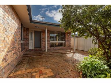 House For Lease - NSW - Forster - 2428 - 3 Bedroom Home with Granny Flat  (Image 2)