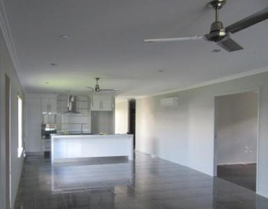 House For Lease - QLD - Beaconsfield - 4740 - LIVE IN STYLE & COMFORT, FULLY AIR CONDITIONED, POOL & THEATRE ROOM!!! (Image 2)