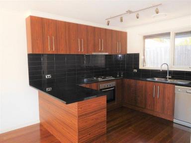 Unit For Lease - VIC - Chelsea - 3196 - FANTASTIC LOCATION | LOW MAINTENANCE | PRIVATE COURTYARD (Image 2)