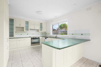 House For Lease - VIC - Highett - 3190 - PERFECT LOCATION | WALK TO SOUTHLAND | FAMILY HOME  (Image 2)