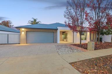 House For Sale - VIC - Mildura - 3500 - It’s A Resort Lifestyle! (Image 2)