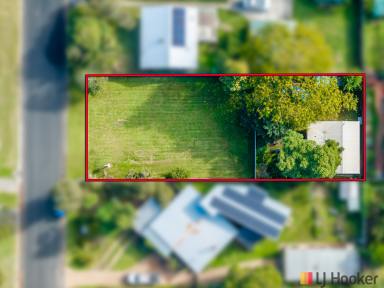 Residential Block For Sale - NSW - Mossy Point - 2537 - One of Mossy Point's Last Premium Building Opportunities - 837sqm with Fitted out Shed ! (Image 2)
