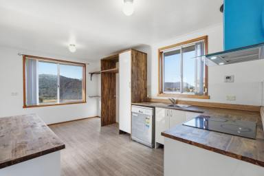 House For Lease - TAS - Bridgewater - 7030 - Convenient Family Living in a Prime Bridgewater Location (Image 2)