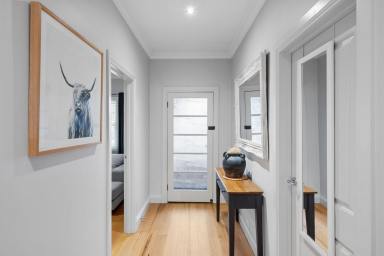 House For Sale - VIC - Bendigo - 3550 - Renovated & Perfectly Positioned in the Heart of Bendigo!  (Image 2)