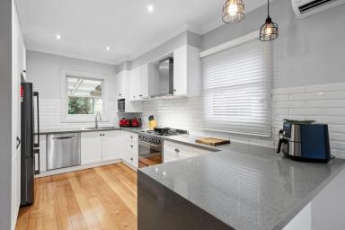House For Sale - VIC - Bendigo - 3550 - Renovated & Perfectly Positioned in the Heart of Bendigo!  (Image 2)