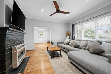 House For Sale - VIC - Bendigo - 3550 - Renovated & Perfectly Positioned in the Heart of Bendigo!  (Image 2)