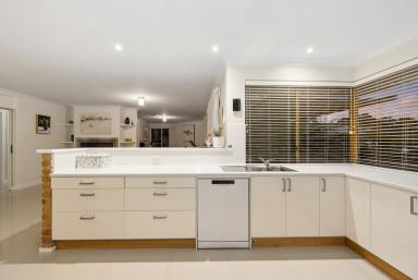 House For Lease - WA - Wilson - 6107 - IMMACULATE FAMILY HOME!  (Image 2)