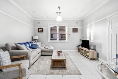 House For Sale - NSW - Goulburn - 2580 - Charming Family Home in a Prime Location  (Image 2)