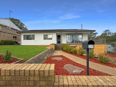 House For Sale - NSW - Young - 2594 - Great Value & Opposite Young Golf Course!  (Image 2)
