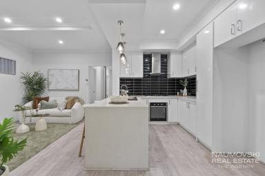 House For Sale - WA - Westminster - 6061 - STYLISH MODERN LIVING! (Image 2)
