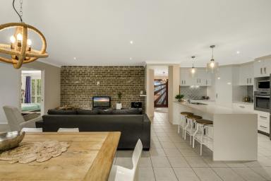 House For Sale - QLD - Wyreema - 4352 - Spacious Family Living with Room for Everyone  (Image 2)