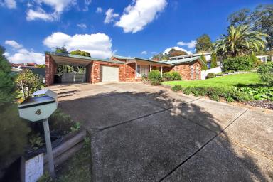 House For Sale - NSW - Tumut - 2720 - Family Home in a Prime Cul-de-Sac Location  (Image 2)