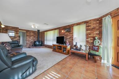 House For Sale - NSW - Tumut - 2720 - Picturesque Lifestyle Property! (Image 2)