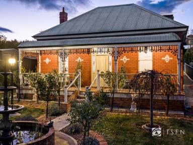 House For Sale - VIC - Golden Square - 3555 - Luxuriously Renovated & Extended Period Home In A Blue-chip Location (Image 2)