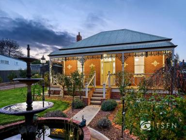 House For Sale - VIC - Golden Square - 3555 - Luxuriously Renovated & Extended Period Home In A Blue-chip Location (Image 2)