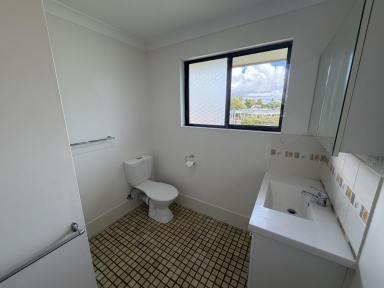 Unit For Lease - NSW - Grafton - 2460 - Spacious Two-Storey  Four bedroom Unit in Popular Westlawn  (Image 2)