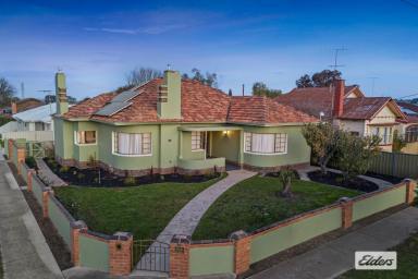 House For Sale - VIC - Ararat - 3377 - Timeless Art Deco Reimagined – A Landmark Home Rich in Character, Creativity & Soul  (Image 2)