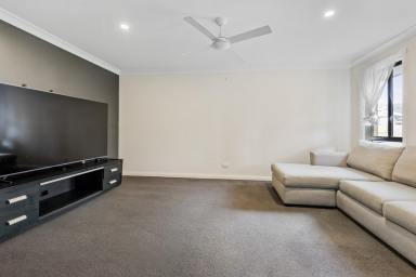 House For Sale - NSW - Mudgee - 2850 - FAMILY LIVING OF GENEROUS PROPORTIONS  (Image 2)
